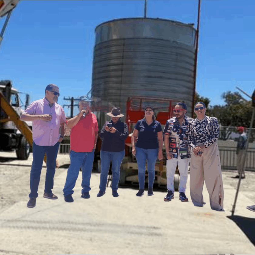 Foto de archivo, durante la instalación del contenedor
